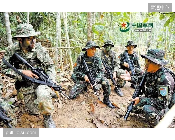 沙特中卫搭档将面临考验，两人协同补位能力决定防线韧性。